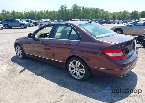 2008 Mercedes-Benz C 300 Luxury 4Matic/Sport 4Matic z USA, uszkodzony, nr VIN WDDGF81X98F044942